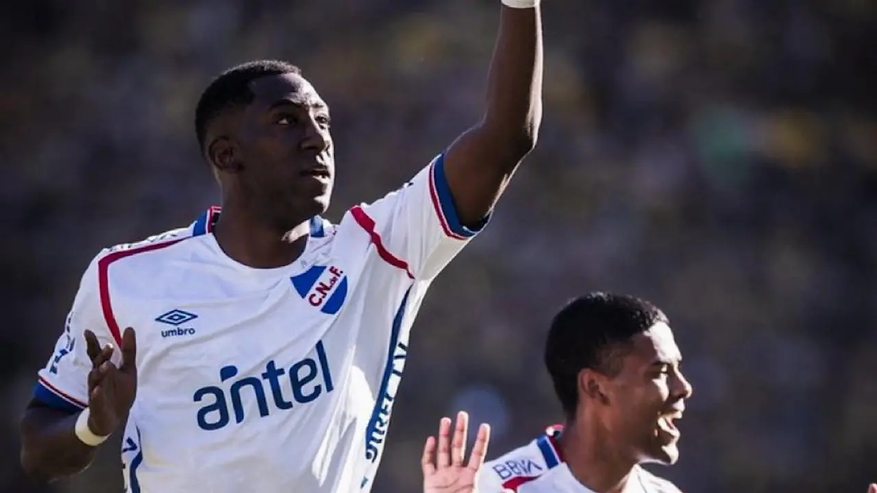 غونزالو كارنيرو يقترب من صفقة انتقال إلى دوري روشن السعودي